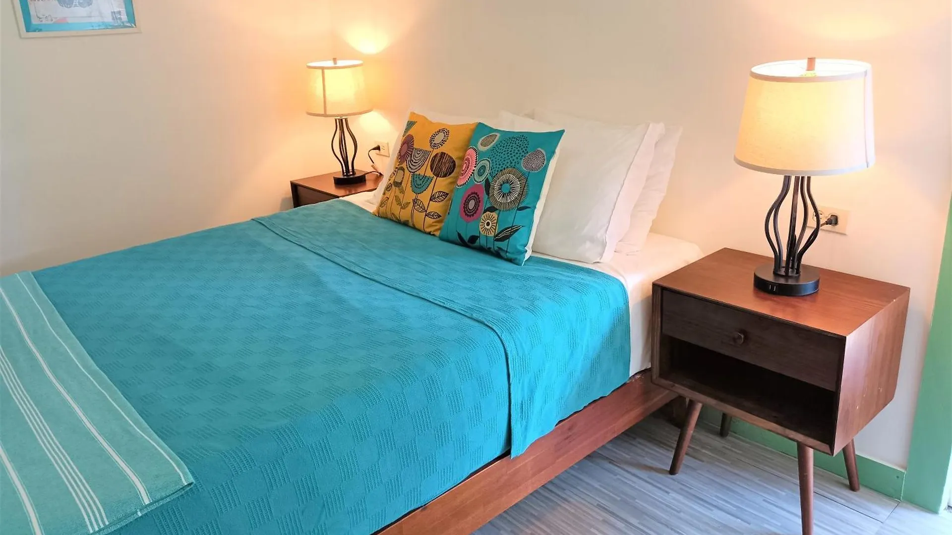 אכסניה ויסקז Waterside Inn פוארטו ריקו