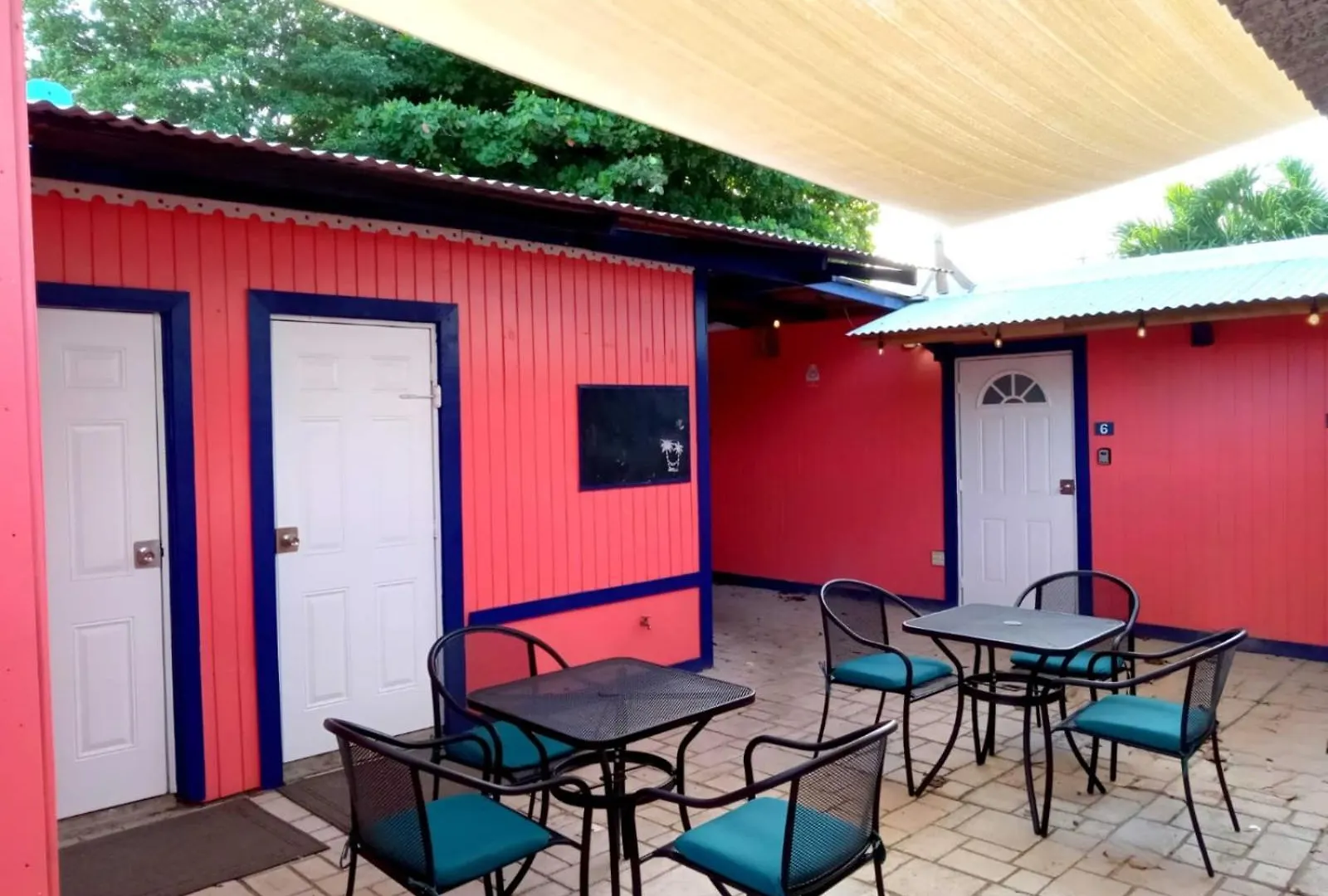 ויסקז Waterside Inn