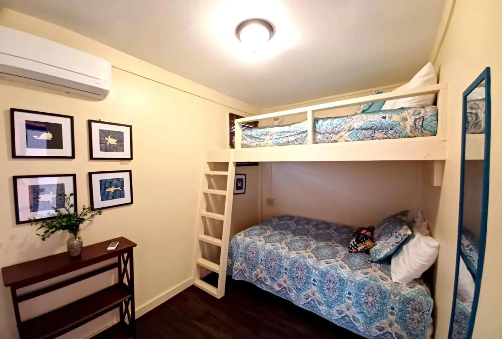 ויסקז Waterside Inn אכסניה